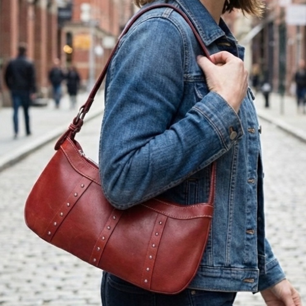 Vintage Y2K Red Leather Studded Flat Shoulder Bag Small Stud Stitch Purse